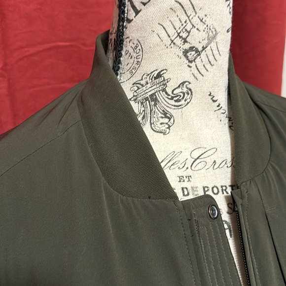 Lululemon Switch Over Bomber Jacket - Picture 4 of 8